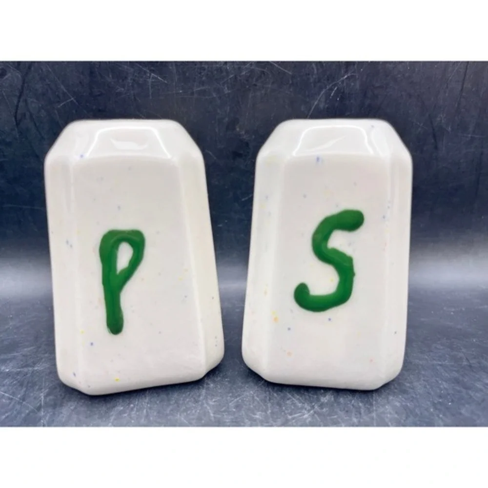 Vtg White Salt & Pepper‎ Shakers-Speckles w/ Names On Back Collectible Decor